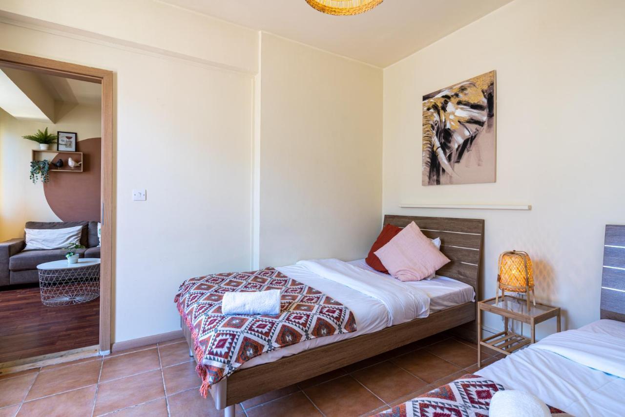 Celine'S 2 Bedrooms Apartment In Larnaca Center Dış mekan fotoğraf