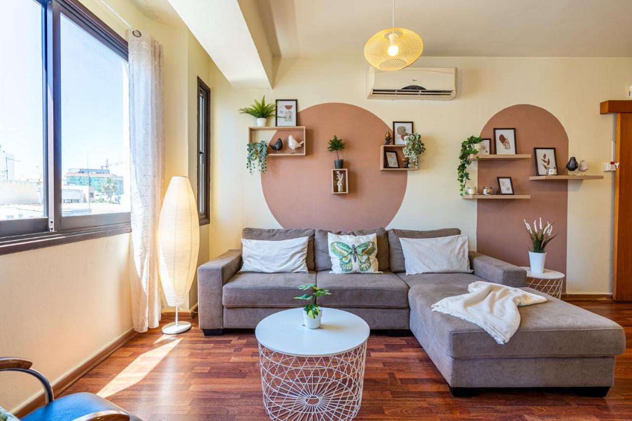 Celine'S 2 Bedrooms Apartment In Larnaca Center Dış mekan fotoğraf