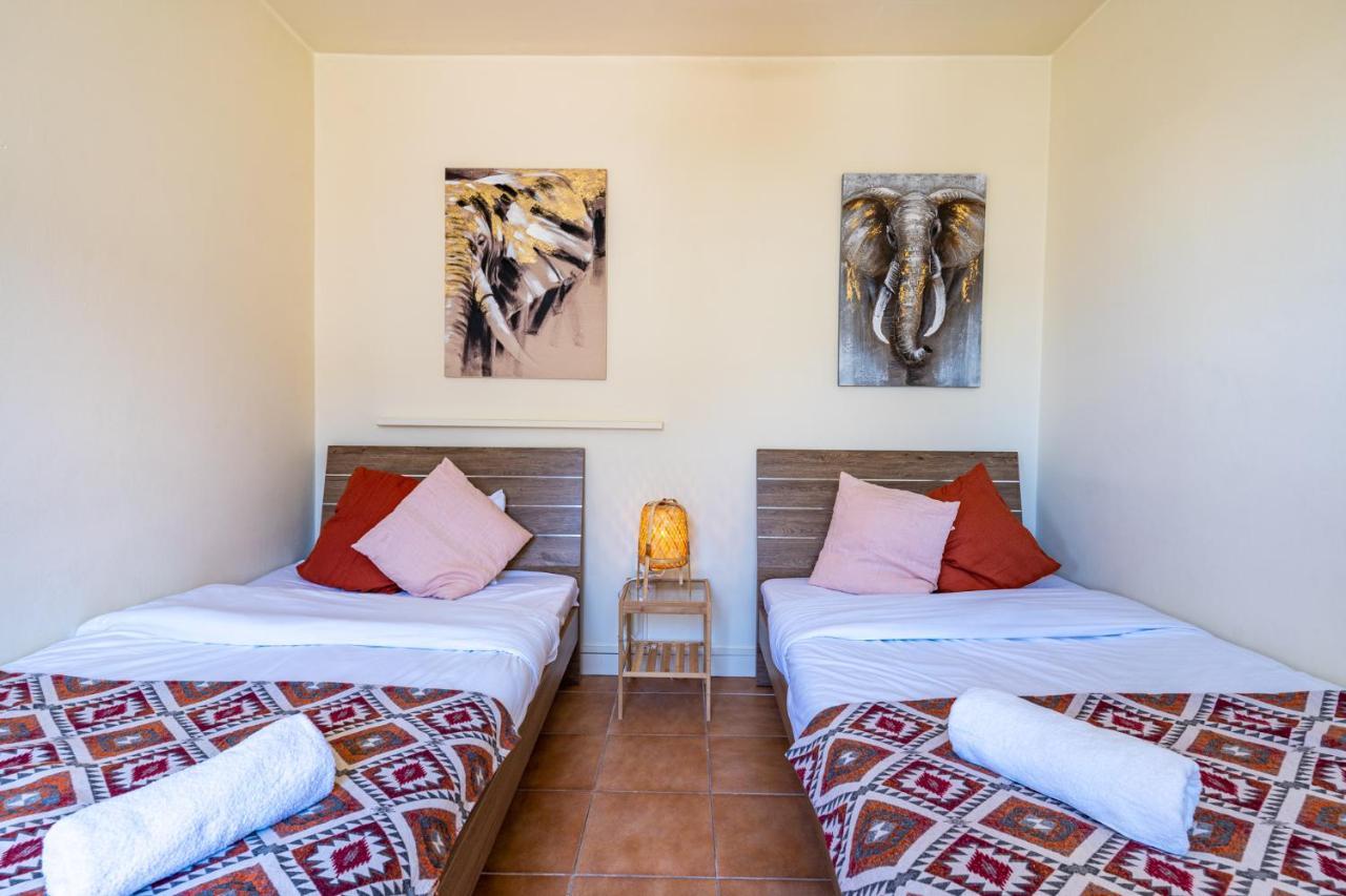 Celine'S 2 Bedrooms Apartment In Larnaca Center Dış mekan fotoğraf