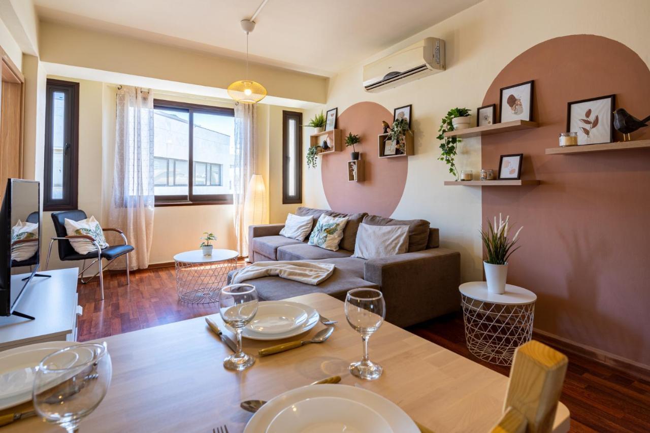 Celine'S 2 Bedrooms Apartment In Larnaca Center Dış mekan fotoğraf