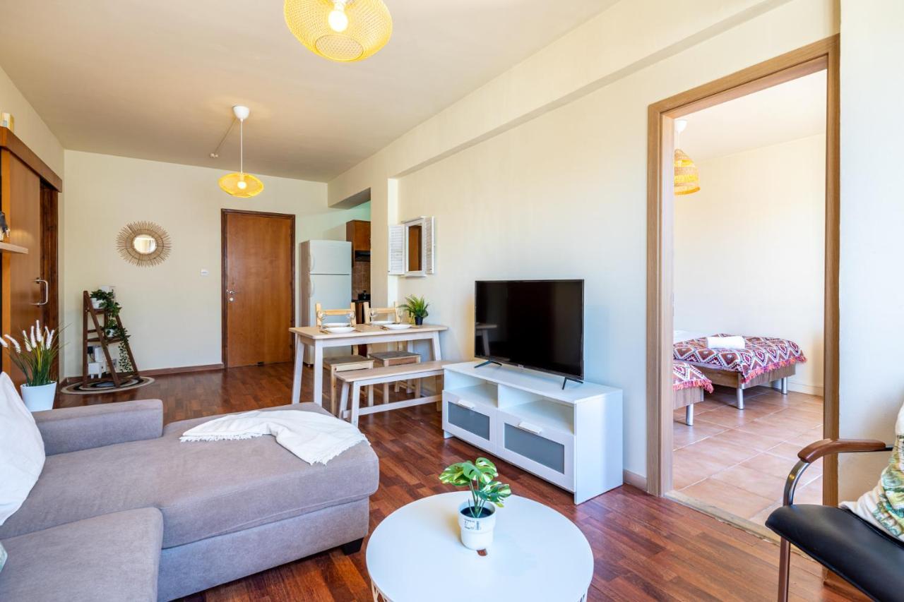 Celine'S 2 Bedrooms Apartment In Larnaca Center Dış mekan fotoğraf